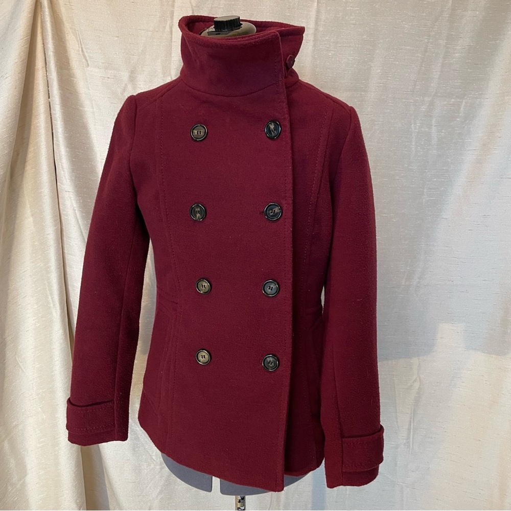 H&M burgundy coat with high collar & cuff accents, size 8